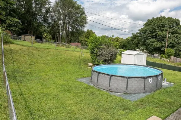 2705 Cedar ST, St Joseph, MO 64503