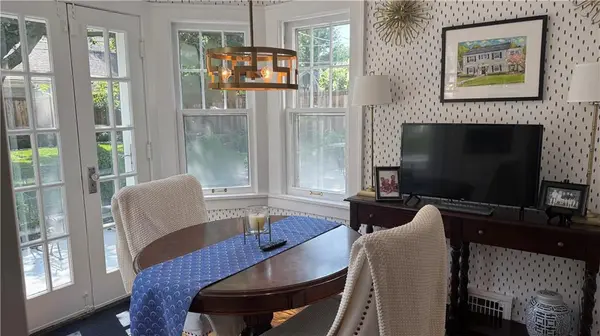 6425 Summit ST, Kansas City, MO 64113