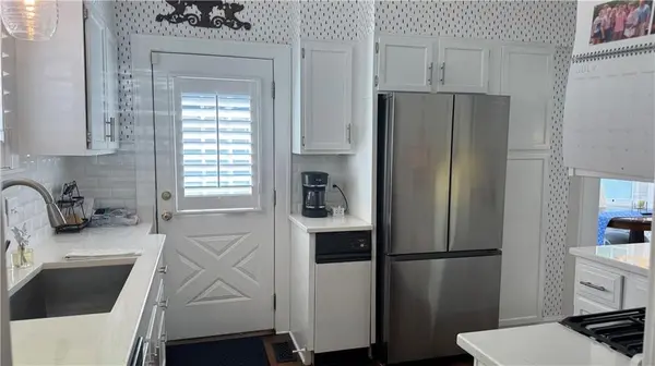6425 Summit ST, Kansas City, MO 64113
