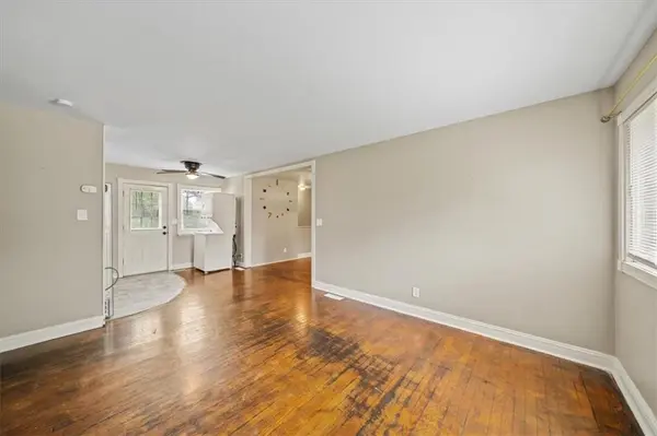 10905 E 47th ST, Kansas City, MO 64133