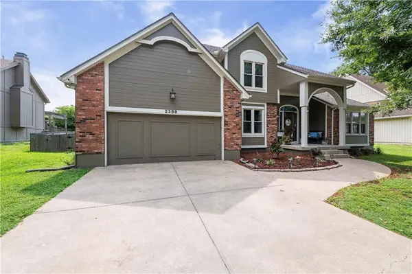 2389 NW Summerfield DR, Lee's Summit, MO 64081