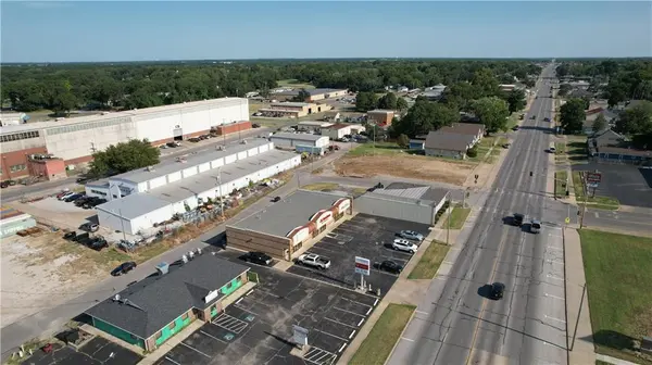 1317 N Broadway ST, Pittsburg, KS 66762