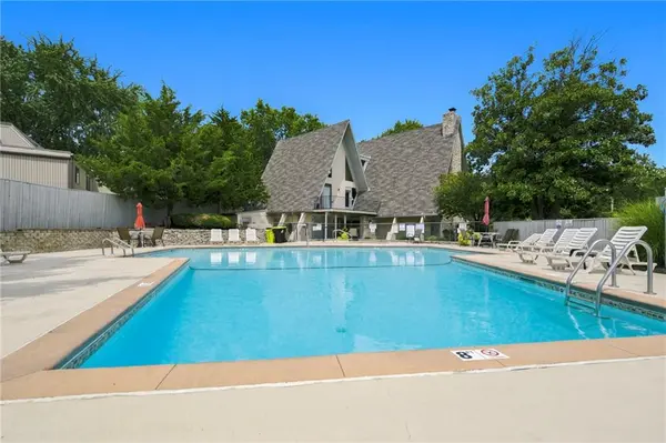 10215 Conser ST, Overland Park, KS 66212