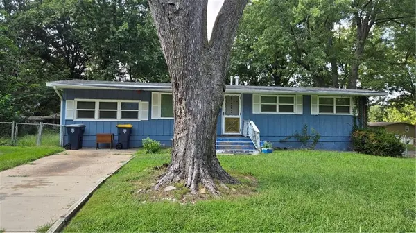 8710 E 92nd ST, Kansas City, MO 64138