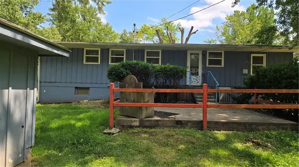 8710 E 92nd ST, Kansas City, MO 64138