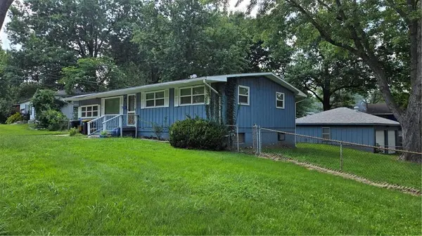 8710 E 92nd ST, Kansas City, MO 64138