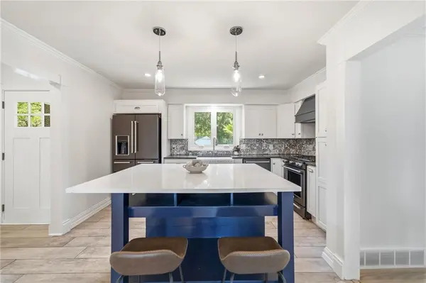 3706 W 96th ST, Overland Park, KS 66206