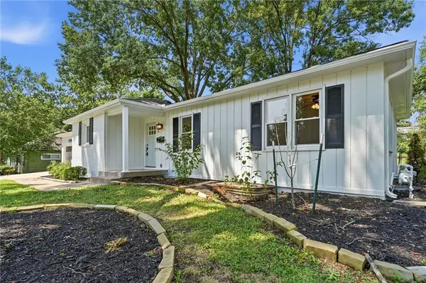 3706 W 96th ST, Overland Park, KS 66206