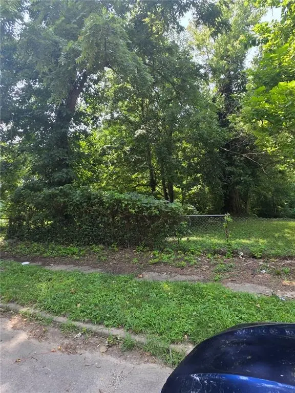 1820 Lawn AVE, Kansas City, MO 64127