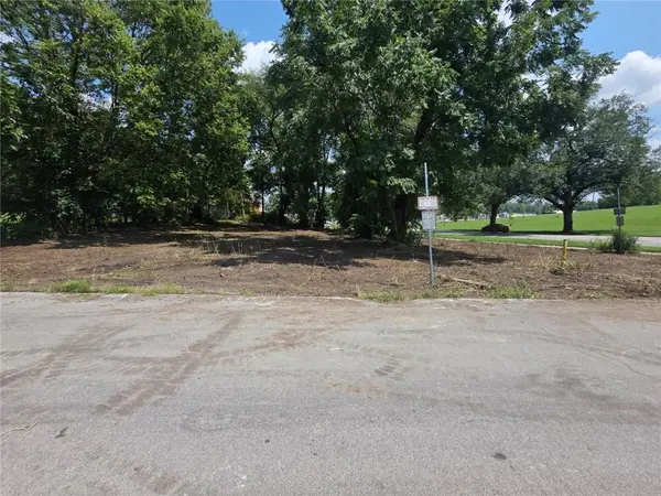 3025 Denver AVE, Kansas City, MO 64128