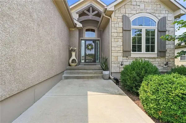 947 Birsay CT, Raymore, MO 64083
