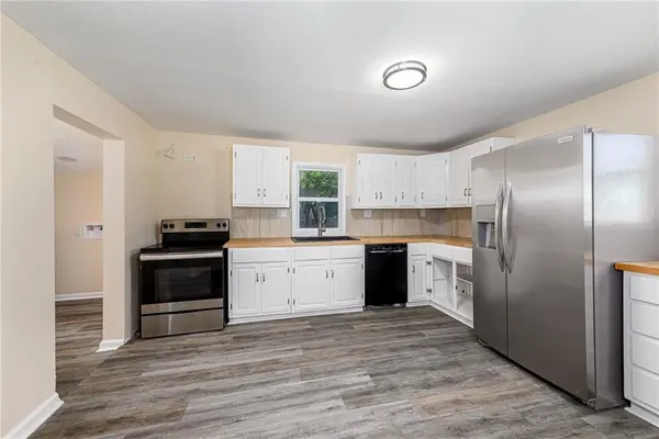 529 E 6th ST, Tonganoxie, KS 66086
