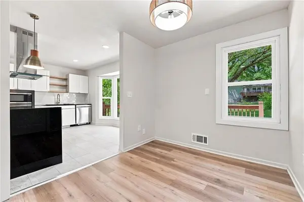 8812 W 72nd ST, Overland Park, KS 66204