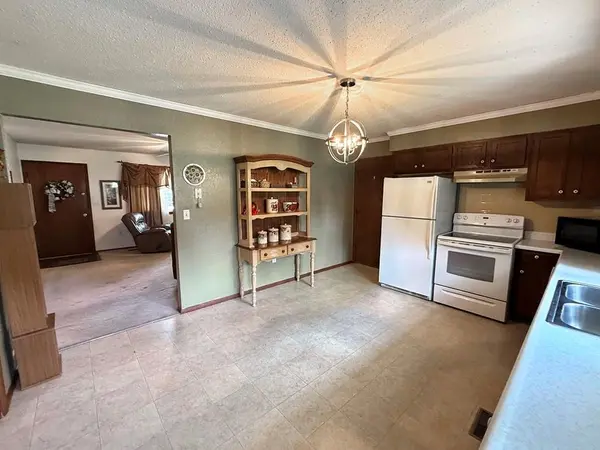 417 S Belisle ST, El Dorado Springs, MO 64744