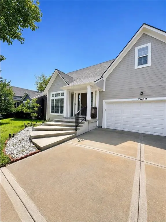 12689 S Belford ST, Olathe, KS 66061