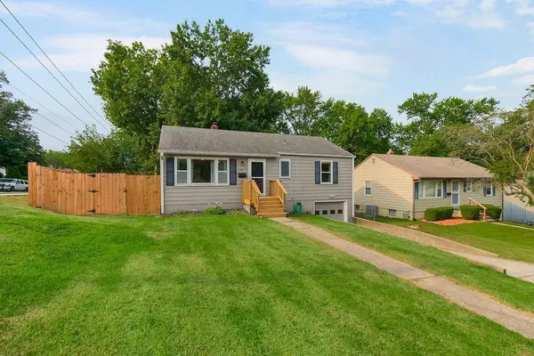 319 E 82nd ST, Kansas City, MO 64114