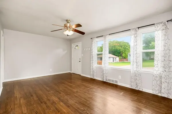 319 E 82nd ST, Kansas City, MO 64114