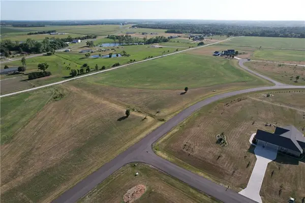 9 Wheatland DR, Ottawa, KS 66067