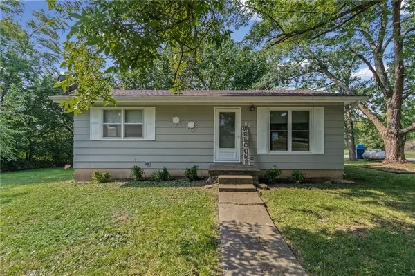 182 W Jackson ST, Kingston, MO 64650