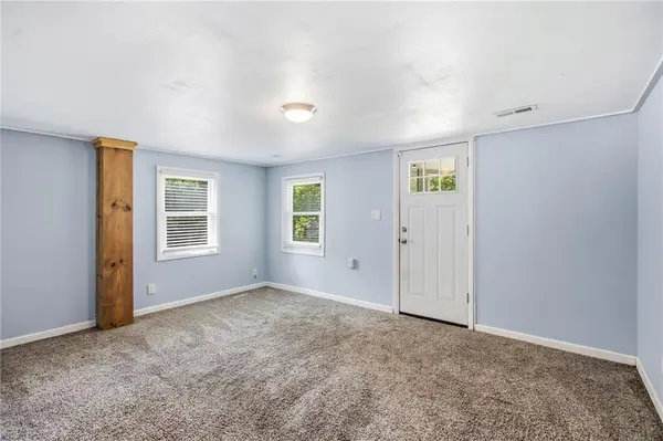 2015 S Ash AVE, Independence, MO 64052
