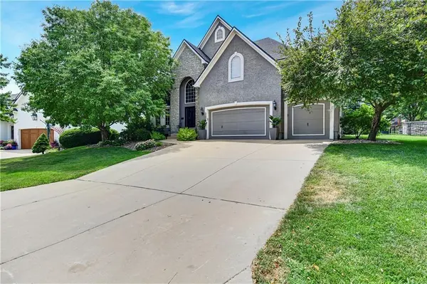 11378 S Cook ST, Olathe, KS 66061