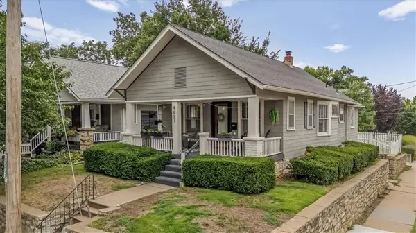 4651 Terrace ST, Kansas City, MO 64112