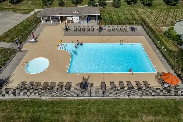 408 Lee DR, Kearney, MO 64060