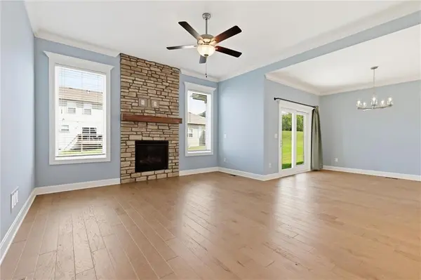15348 Jessica ST, Parkville, MO 64152