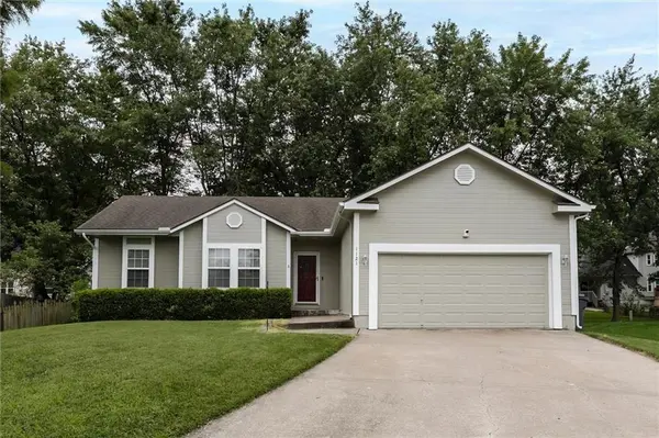 1121 E Frontier DR,  Olathe,  KS 66062