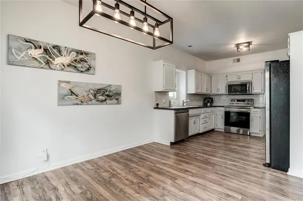 1121 E Frontier DR, Olathe, KS 66062