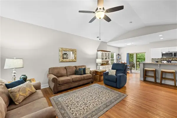 819 Baker ST, Baldwin City, KS 66006
