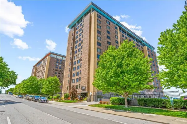 700 E 8th #400 & #500 ST, Kansas City, MO 64106