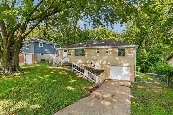 7007 N Pennsylvania AVE, Kansas City, MO 64118