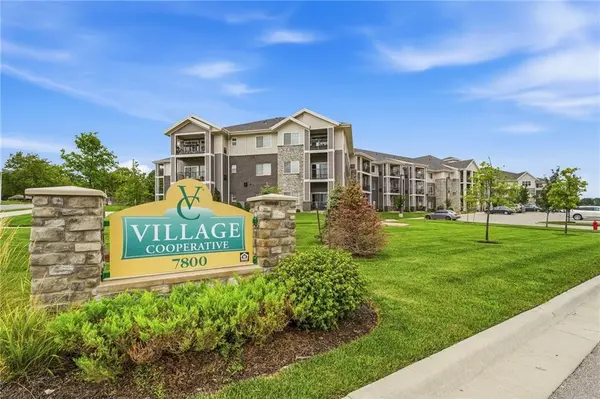 7800 W 123rd ST #303, Overland Park, KS 66213