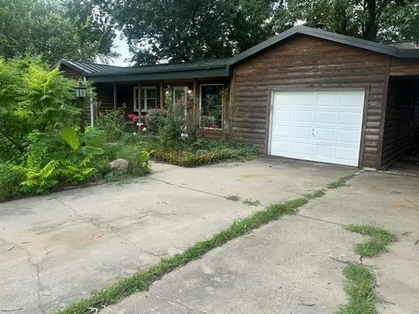 307 Westview RD, Mclouth, KS 66054