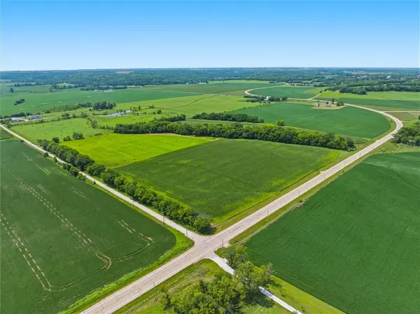 875 N 1000 RD, Lawrence, KS 66047