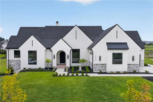 12007 W 173rd TER, Overland Park, KS 66221