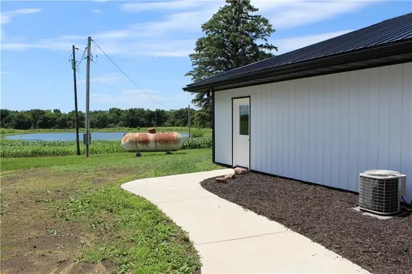 6890 SE Rogers RD, Cameron, MO 64429