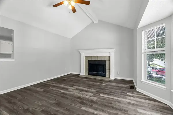 1504 NE Auburn DR, Lee's Summit, MO 64086