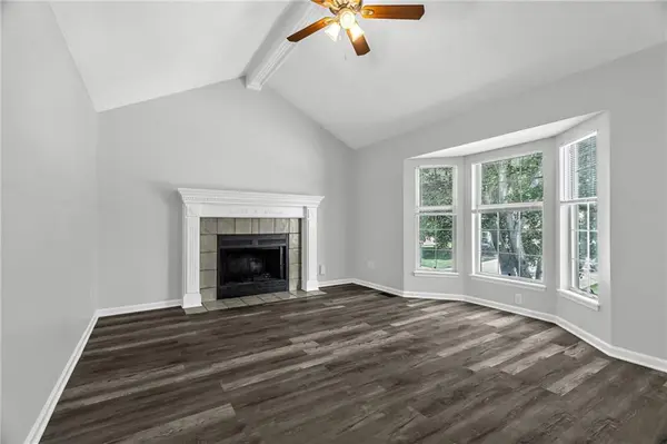 1504 NE Auburn DR, Lee's Summit, MO 64086