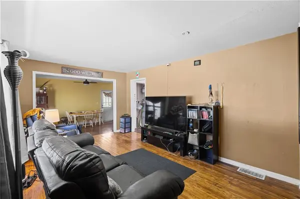 9125 Cherry ST, Kansas City, MO 64131