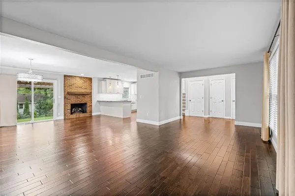 9439 Connell DR, Overland Park, KS 66212