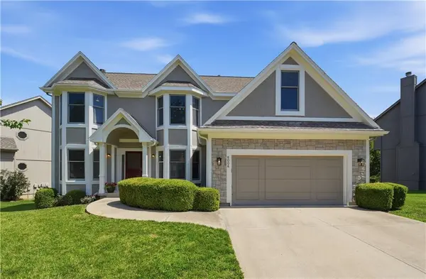 8006 W 122nd TER, Overland Park, KS 66213