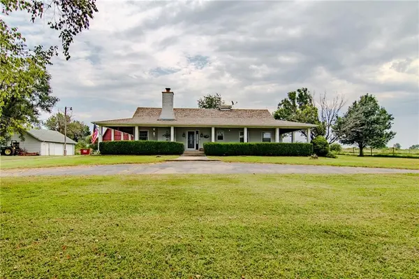 8132 N Highway 13 HWY, Clinton, MO 64735