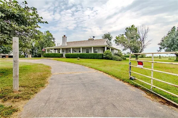 8132 N Highway 13 HWY, Clinton, MO 64735