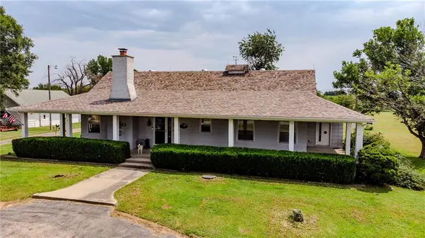 8132 N Highway 13 HWY, Clinton, MO 64735
