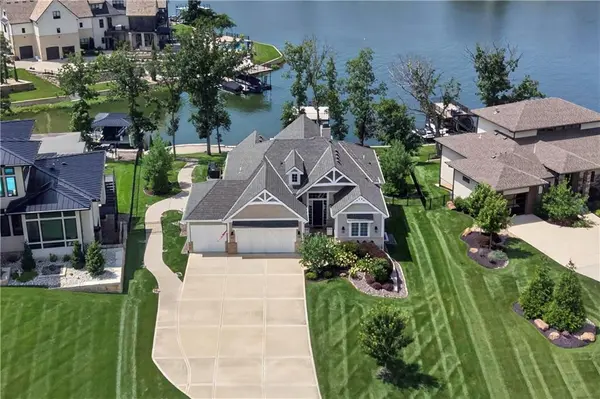 17 Buffalo Ridge DR, Lake Winnebago, MO 64034