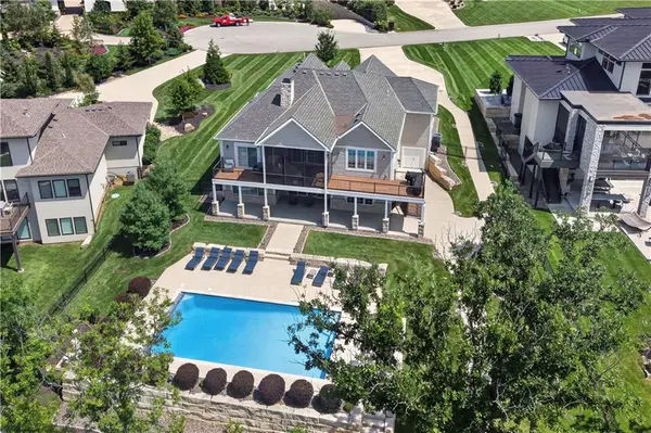 17 Buffalo Ridge DR, Lake Winnebago, MO 64034