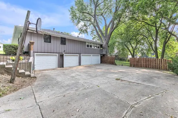 7001 N Highland AVE, Kansas City, MO 64118