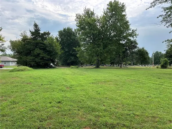 710 S Washington ST, Nevada, MO 64772